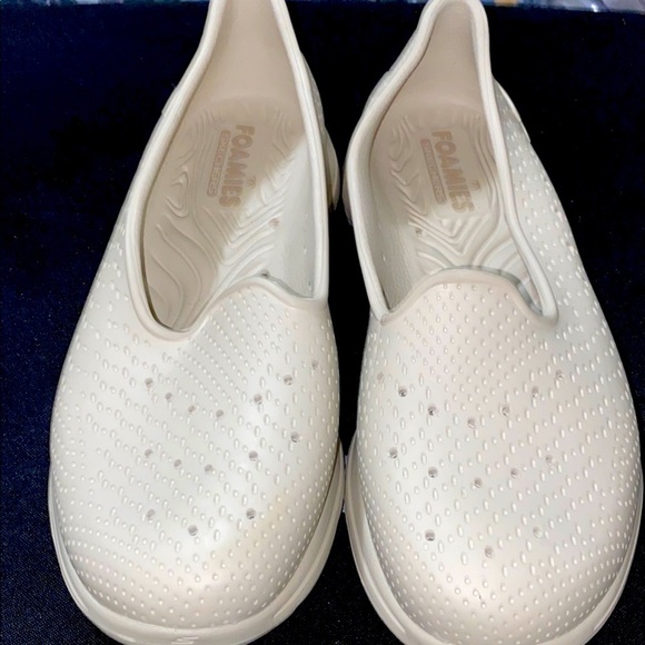 Skechers Shoes - NWOT SKECHERS ULTRA GO FOAMIES WO SIZE 10 CREAM COLOR SLIPON WATER /CASUAL SHOES